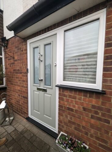 A striking Painswick-Ludlow 2 Solidor with Victorian Glass-design and a Premium Doctors Knocker alongside the super secure Ultion Cylinder fitted in Hemel Hempstead
