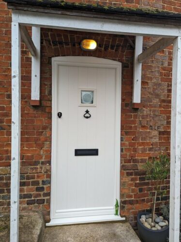 A wicked White Flint Square Solidor, with a lovely Teardrop Knocker alongside the super secure Ultion Cylinder fitted in Heath & Reach