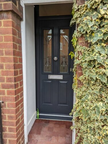 A beautiful Anthracite Grey Ludlow 2 Solidor, with lovey Park Lane Bespoke glass design alongside the super secure Ultion fitted in St Albans
